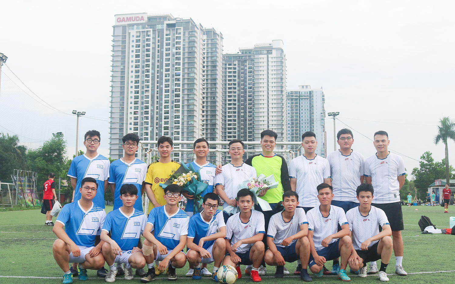 TRẬN BÓNG ĐÁ GIAO HỮU GIỮA ACCONS , AC DESIGN VÀ VSCE